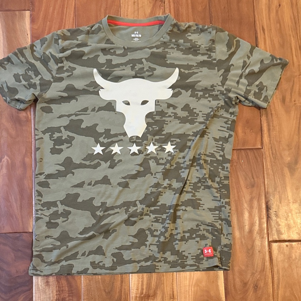 Under Armour Men’s Olive Digital Camo Short-Sleeve Tech Tee with White Bull Logo